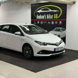 Toyota Auris Hybrid - 2016